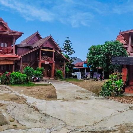Zuela Guesthouse หลวงน้ำทา ภายนอก รูปภาพ
