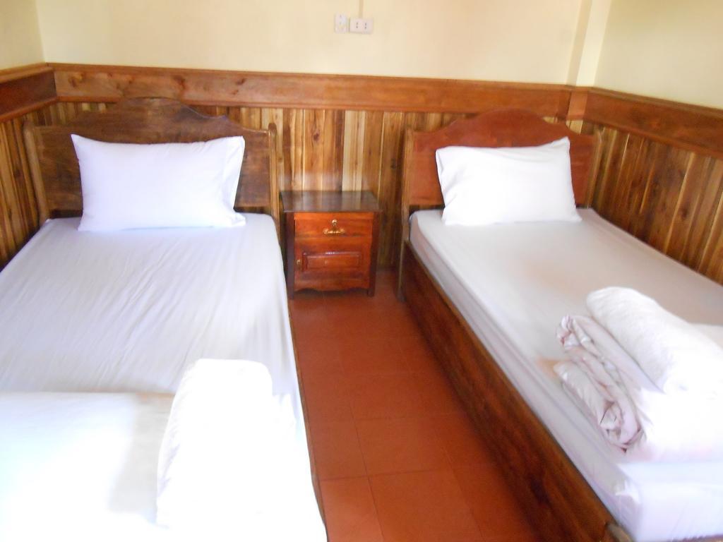 Zuela Guesthouse หลวงน้ำทา ภายนอก รูปภาพ
