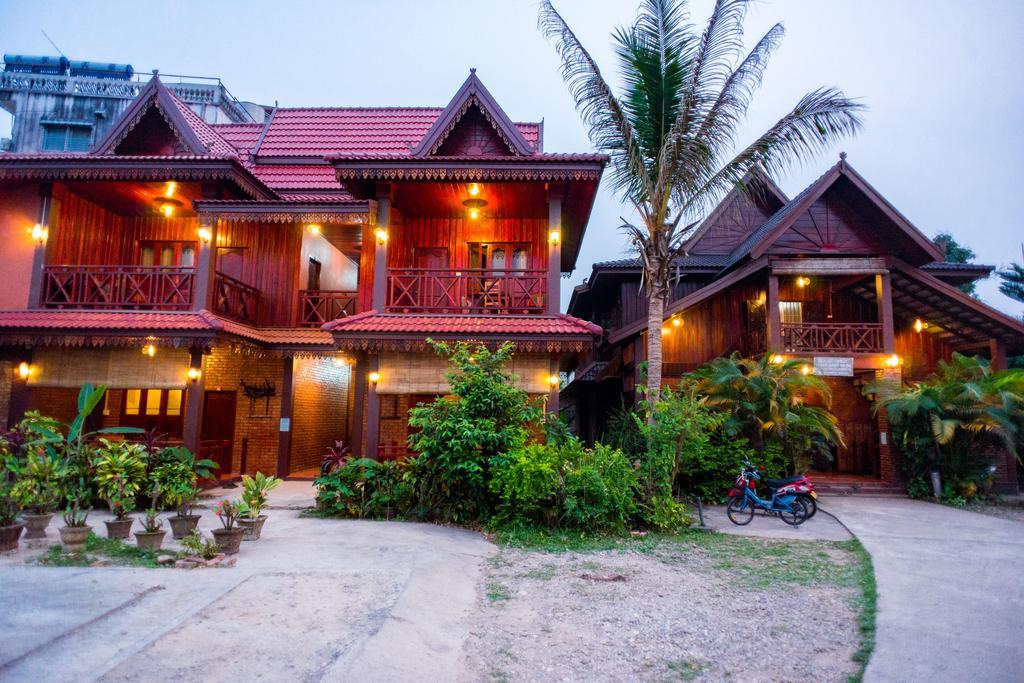 Zuela Guesthouse หลวงน้ำทา ภายนอก รูปภาพ