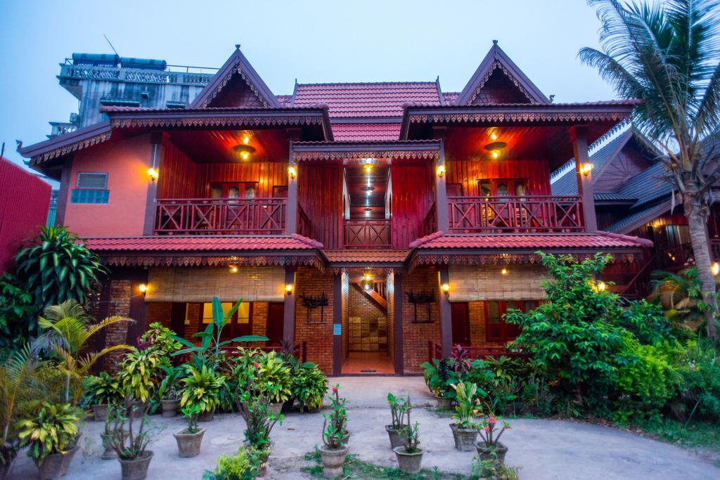 Zuela Guesthouse หลวงน้ำทา ภายนอก รูปภาพ