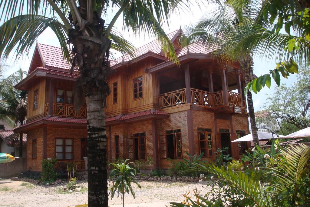 Zuela Guesthouse หลวงน้ำทา ภายนอก รูปภาพ
